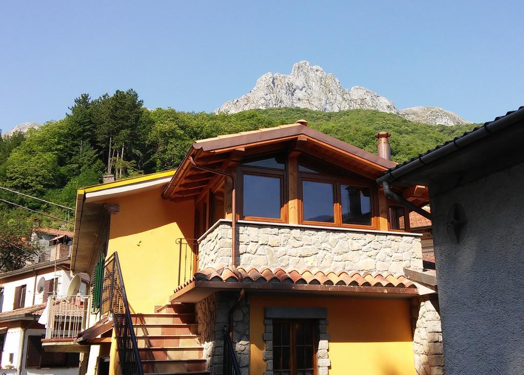 Home In Garfagnana Vagli di Sotto Eksteriør billede
